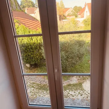 Et Jardin Village Au Bord De L Eau Cour Et Garage Prives *