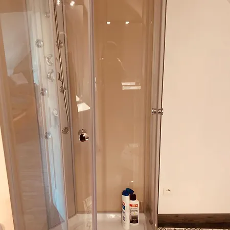 Country house Et Jardin Village Au Bord De L Eau Cour Et Garage Prives