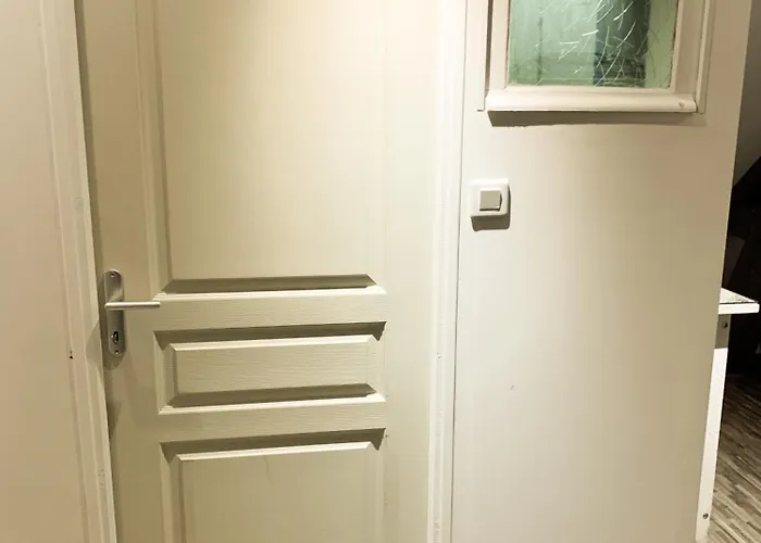 Et Jardin Village Au Bord De L Eau Cour Et Garage Prives Country house