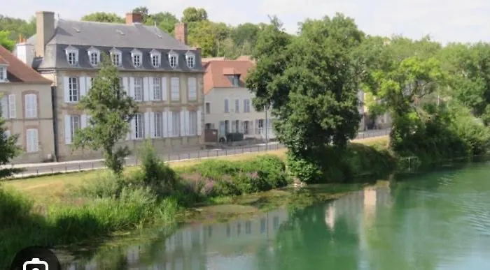 Et Jardin Village Au Bord De L Eau Cour Et Garage Prives Country house *