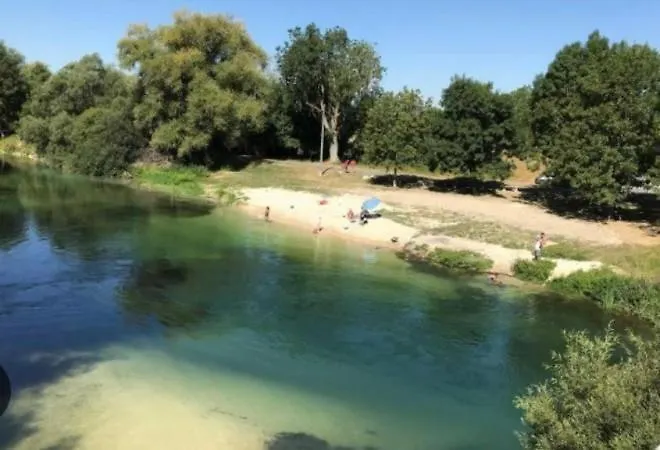 Country house Et Jardin Village Au Bord De L Eau Cour Et Garage Prives *