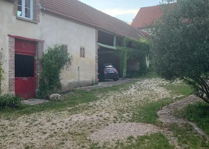 Et Jardin Village Au Bord De L Eau Cour Et Garage Prives * Marcilly-sur-Seine